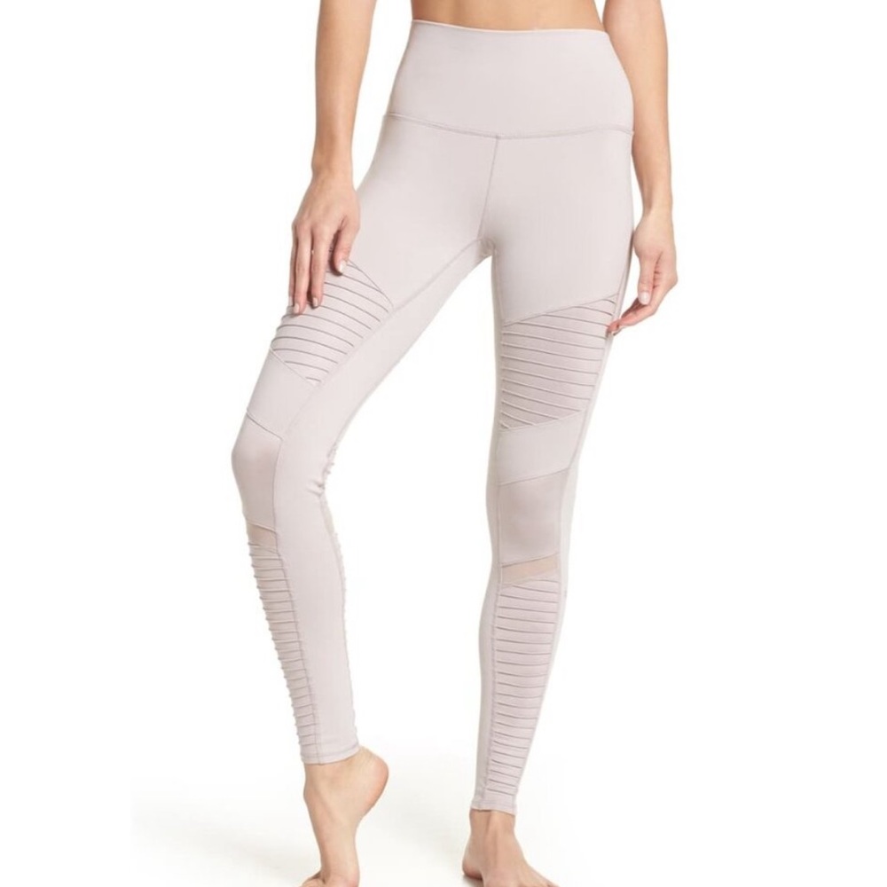 Alo Yoga High-Waisted Airbrush Moto Legging in Lavender Cloud Size XS